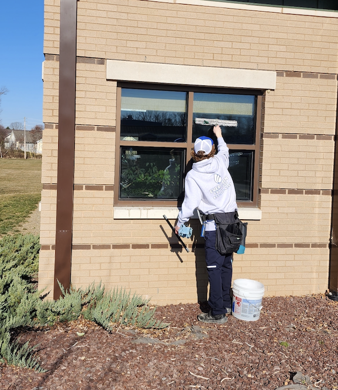 Window Cleaning_Evergreen Exteriors